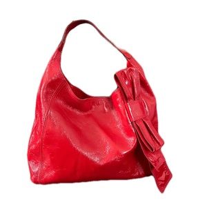 KATE SPADE RED PATENT LEATHER SHOULDER BAG